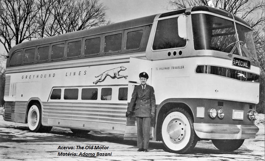 Protótipo de ônibus de dois andares, feito em 1947. Motorista ficava no segundo andar