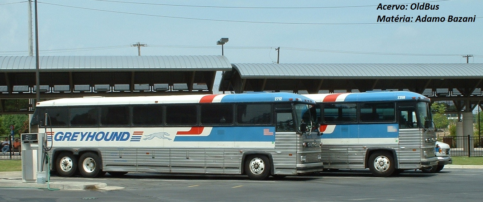ônibus prateados, com o cão galgo e cores da bandeira norte-americana, foram personagens em diversos filmes de Holywood